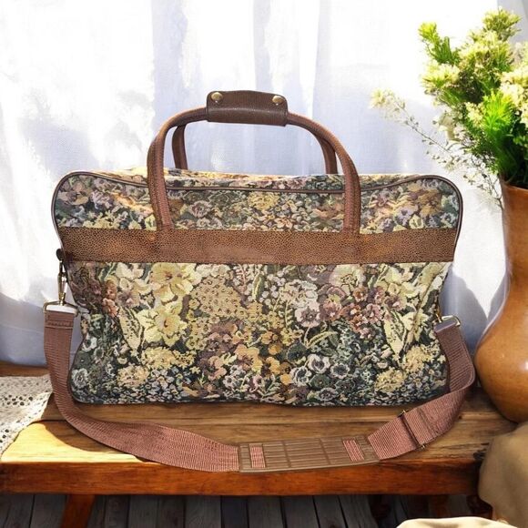 Vintage Cottagecore Floral Pattern Tapestry Weekend Bag - Picture 1 of 7
